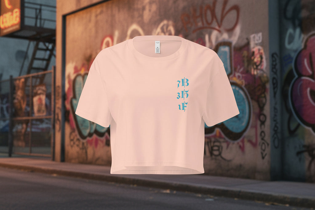 Crop top a maniche corte - "7BRAINS/3HEARTS/1FACE"
